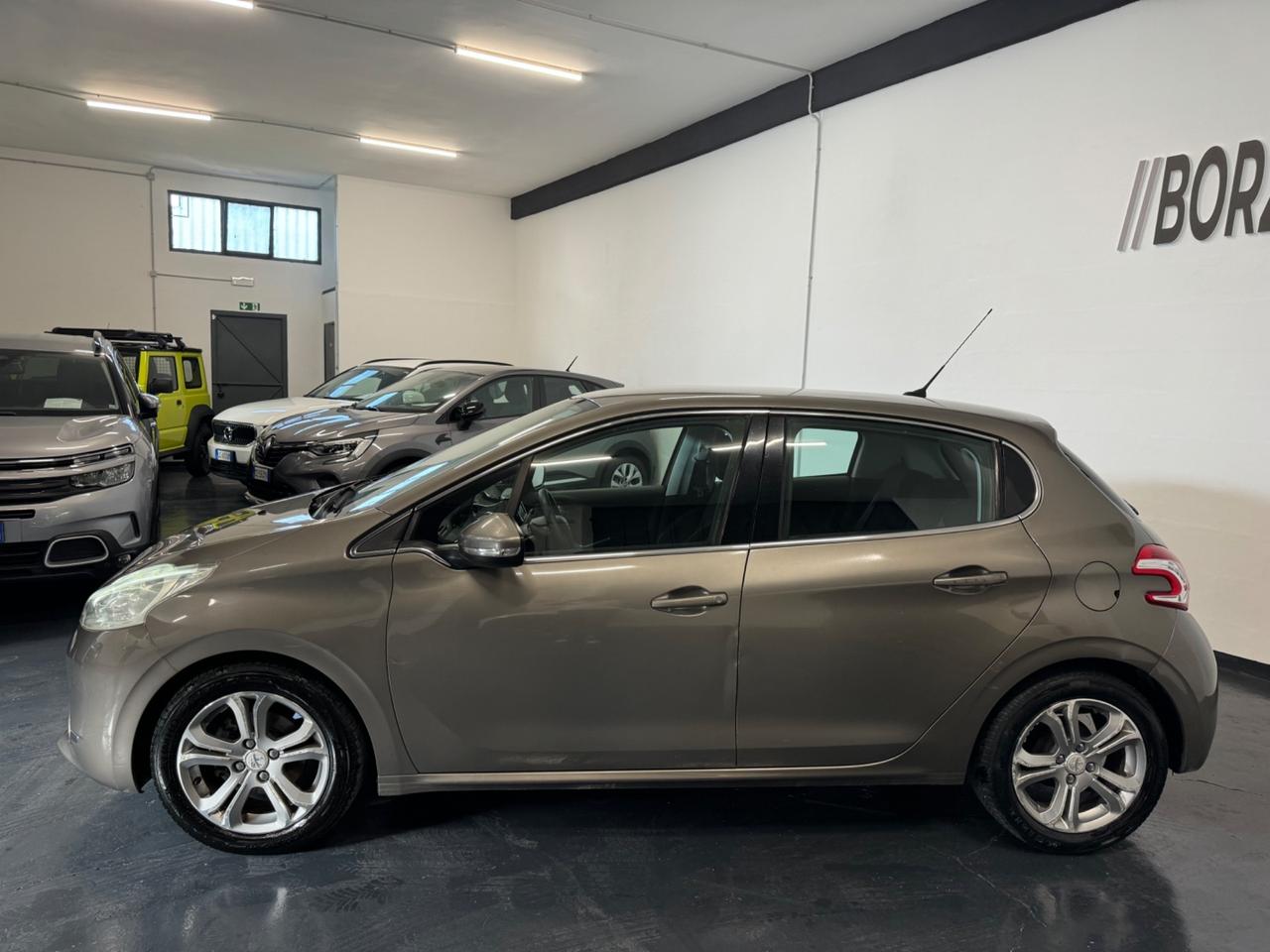 Peugeot 208 1.4 VTi 95 CV 5p. Allure FULL! NAVIGATORE!!