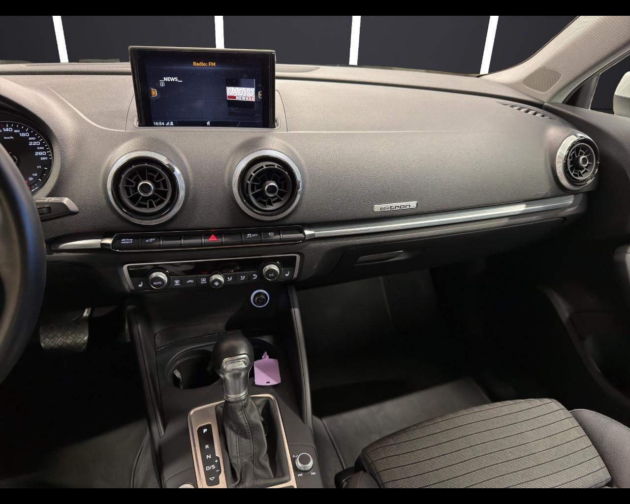 AUDI A3 Sportback e-tron - A3 SPB 40 e-tron S tronic