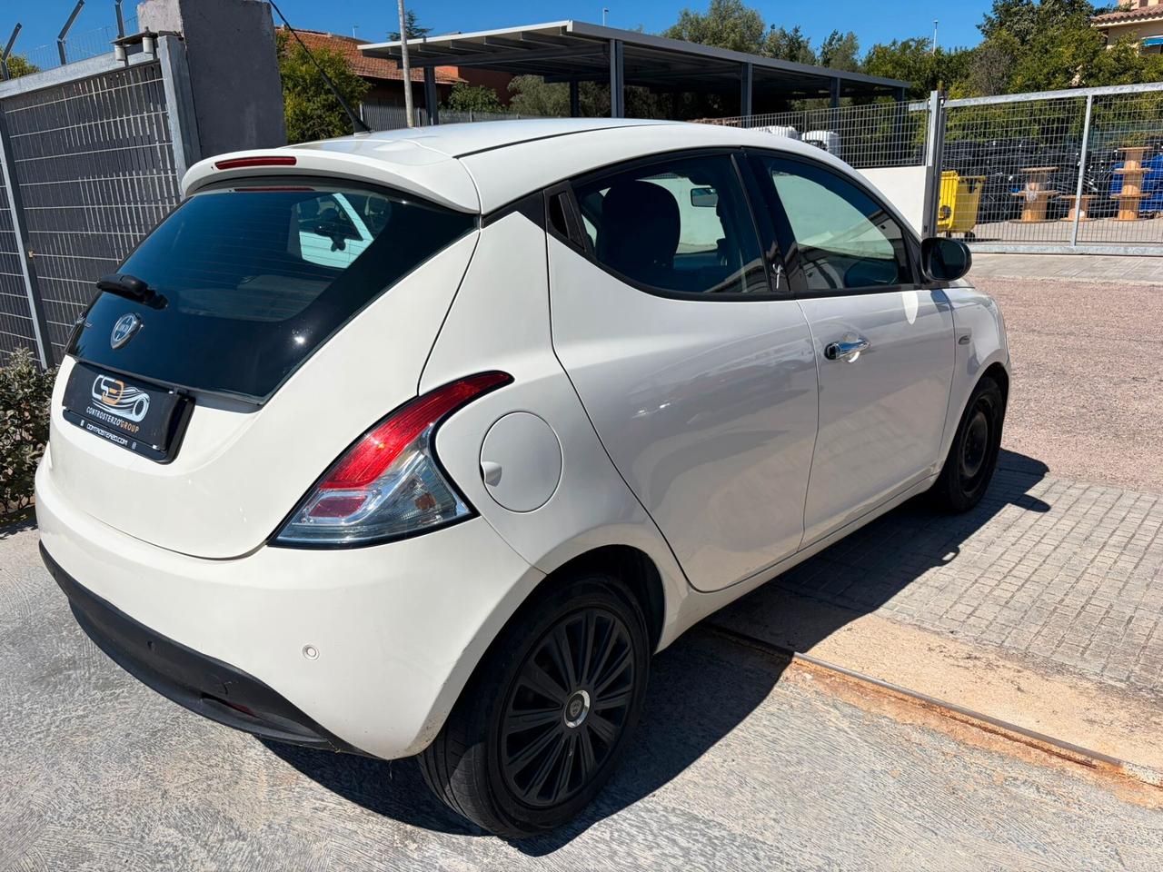 LANCIA YPSILON - NEOPATENTATI - 2 UNITà DISP