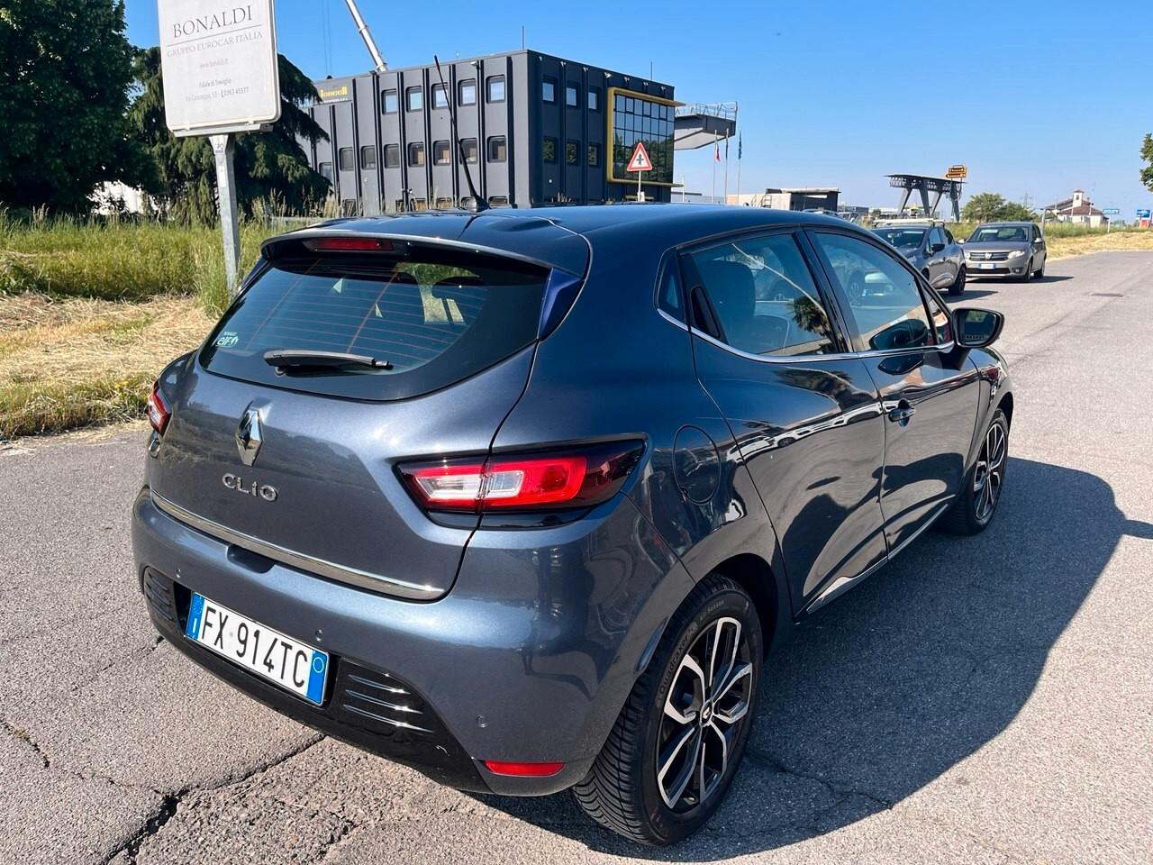 Renault Clio TCe 12V 90 CV 5 porte Moschino Zen