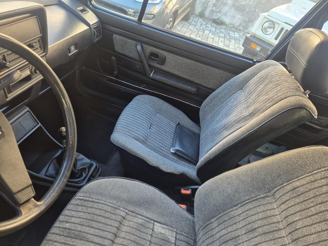 Volkswagen Golf MK1 1600 diesel 2 POSTI - AUTOCARRO