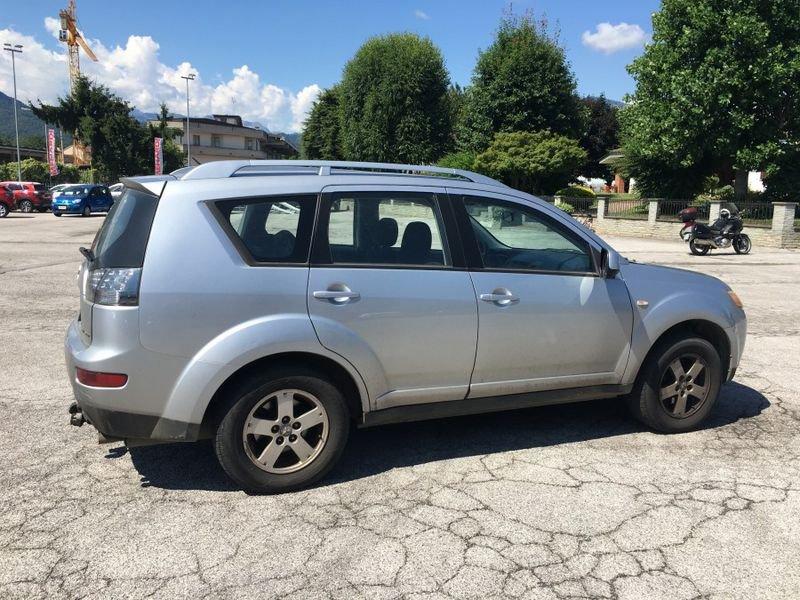 Mitsubishi Outlander 2.0 DI-D 4WD Intense DPF