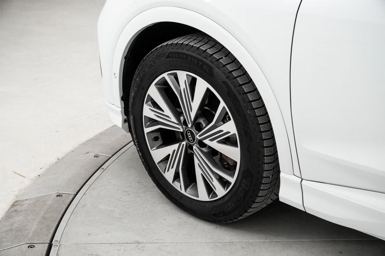 Audi Q4 e-tron 45 quattro Black Edition