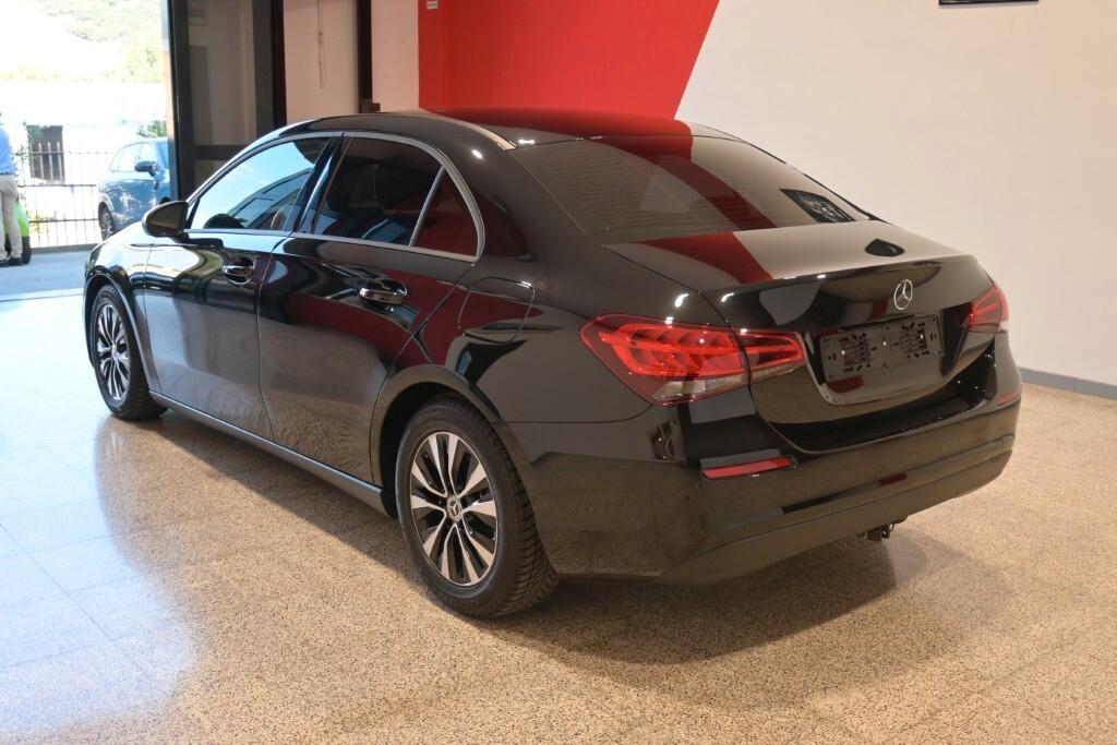 MERCEDES-BENZ A 180D SEDAN 116CV AUTOMATIC BUSINESS SOLUTION ( CRUISE - NAVI PREMIUM - MIRROR - PARK ASSIST - TELECAMERA POST. )