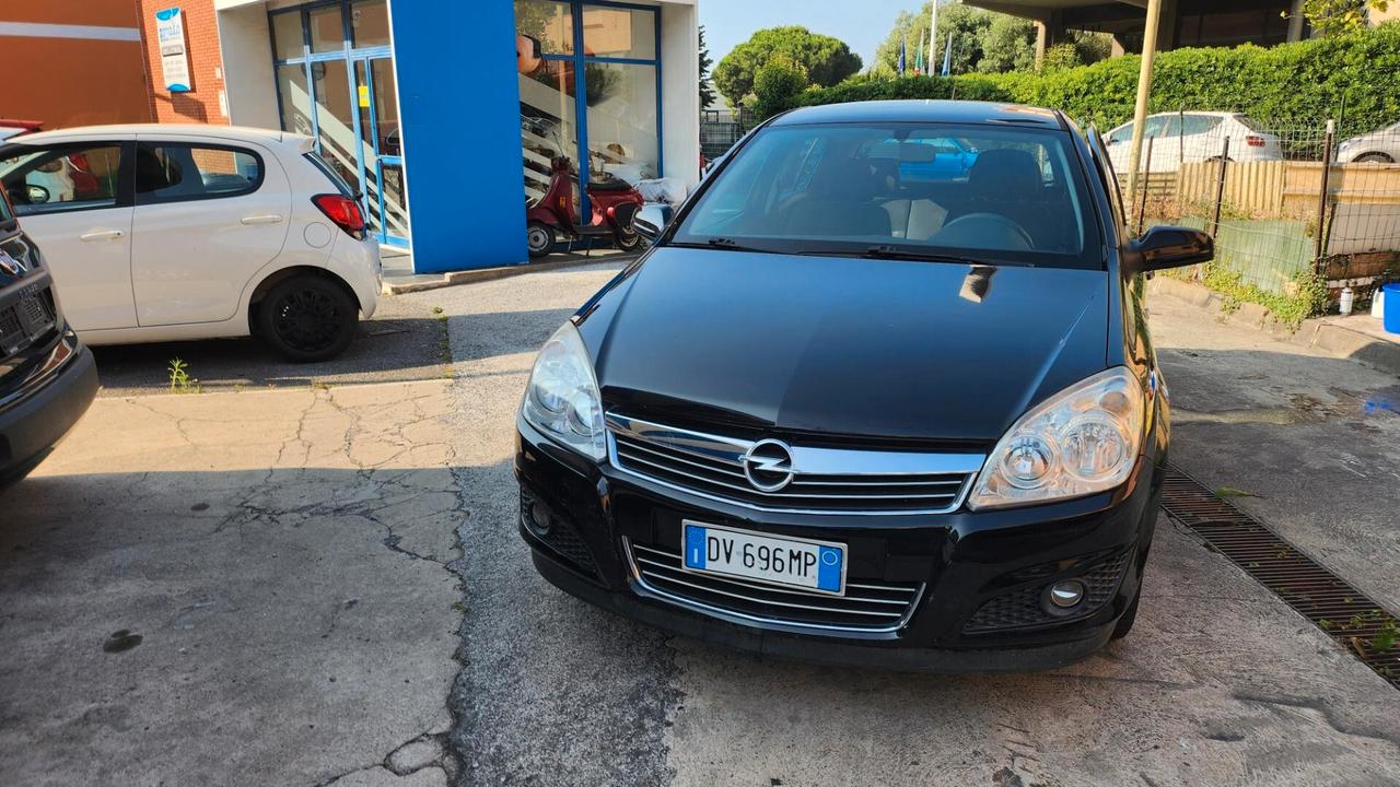 Opel Astra 1.6 16V VVT 5 porte Enjoy