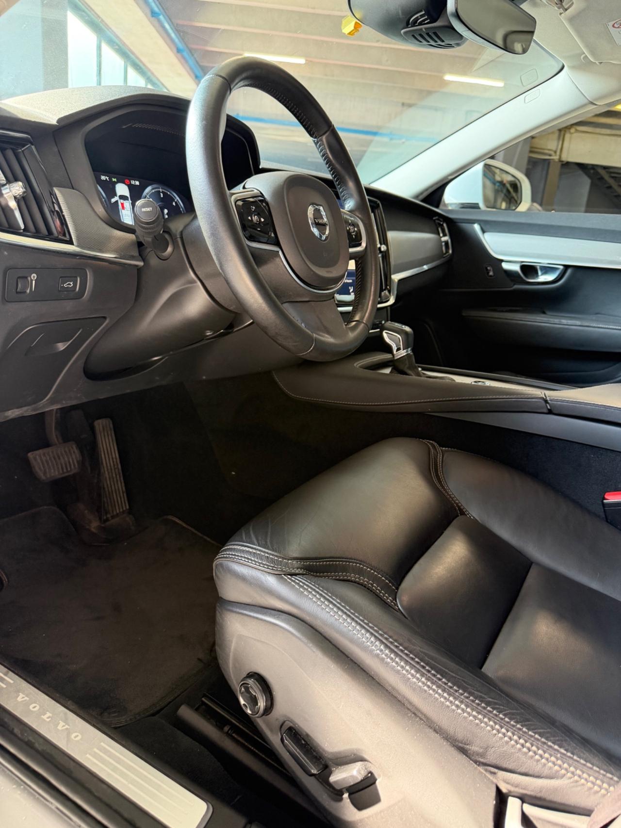 Volvo V90 D4 EU6B INSCRIPTION KMCERT GARANZ