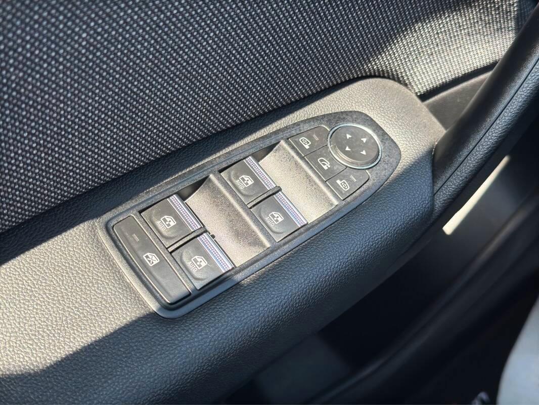 Renault Captur 1.0 eco-g Techno 100cv Con Telecamera e CarPlay