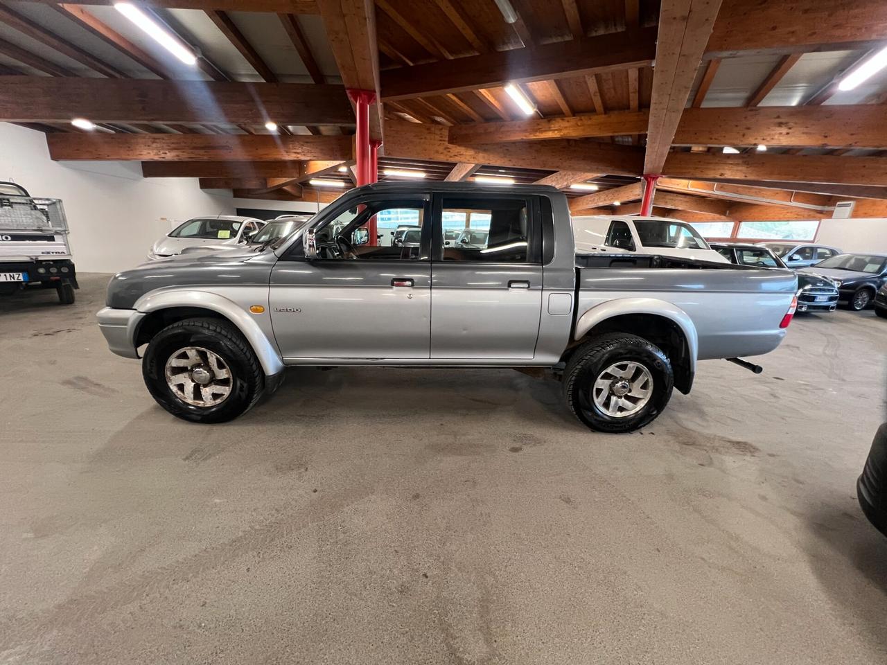 Mitsubishi L200 2.5 TDI 4x4 99PS/cv DC GLS Neopatentati