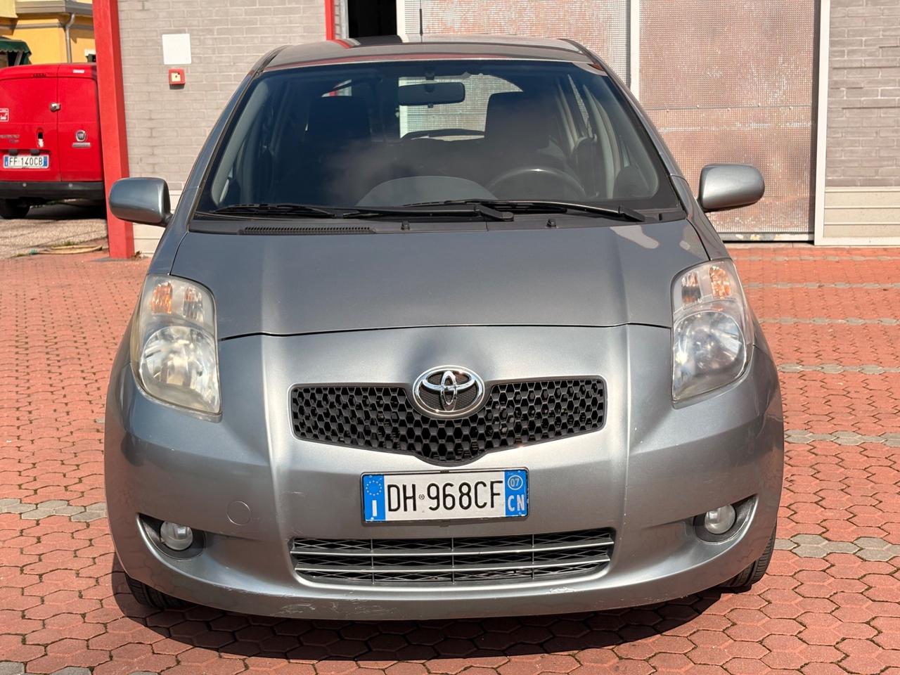 Toyota Yaris 1.3 5 porte - NEOPATENTATI