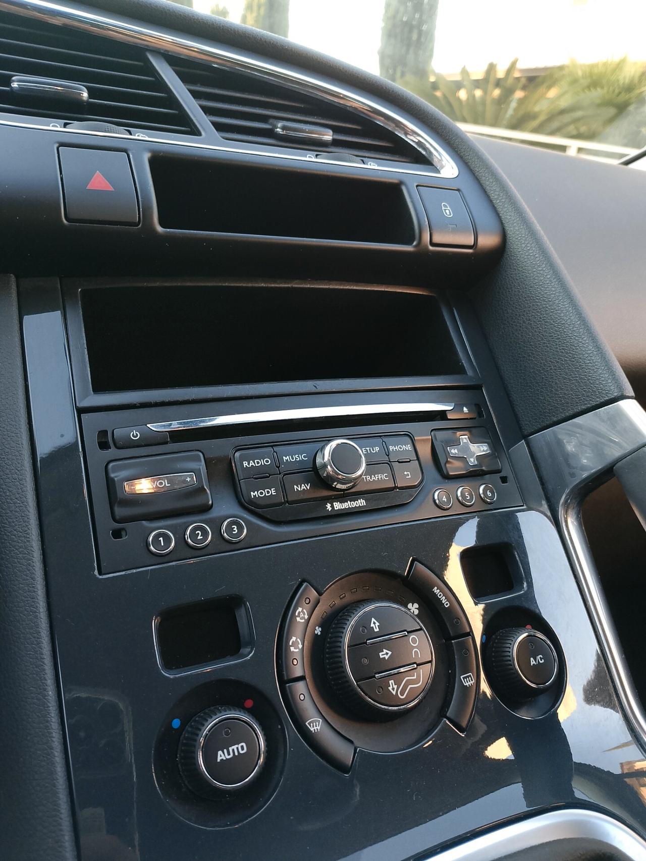 Peugeot 3008 1.6 HDi 115CV Allure