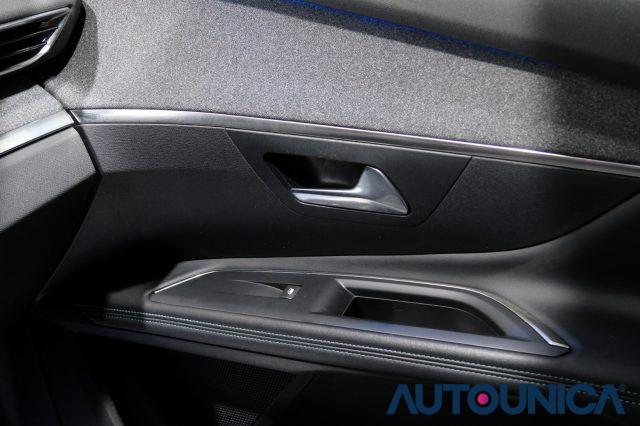 PEUGEOT 3008 HYBRID4 300 E-EAT8 ALLURE PACK