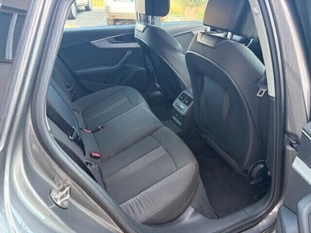 Audi A4 Avant 30 TDI/136 CV S tronic Business Advanced