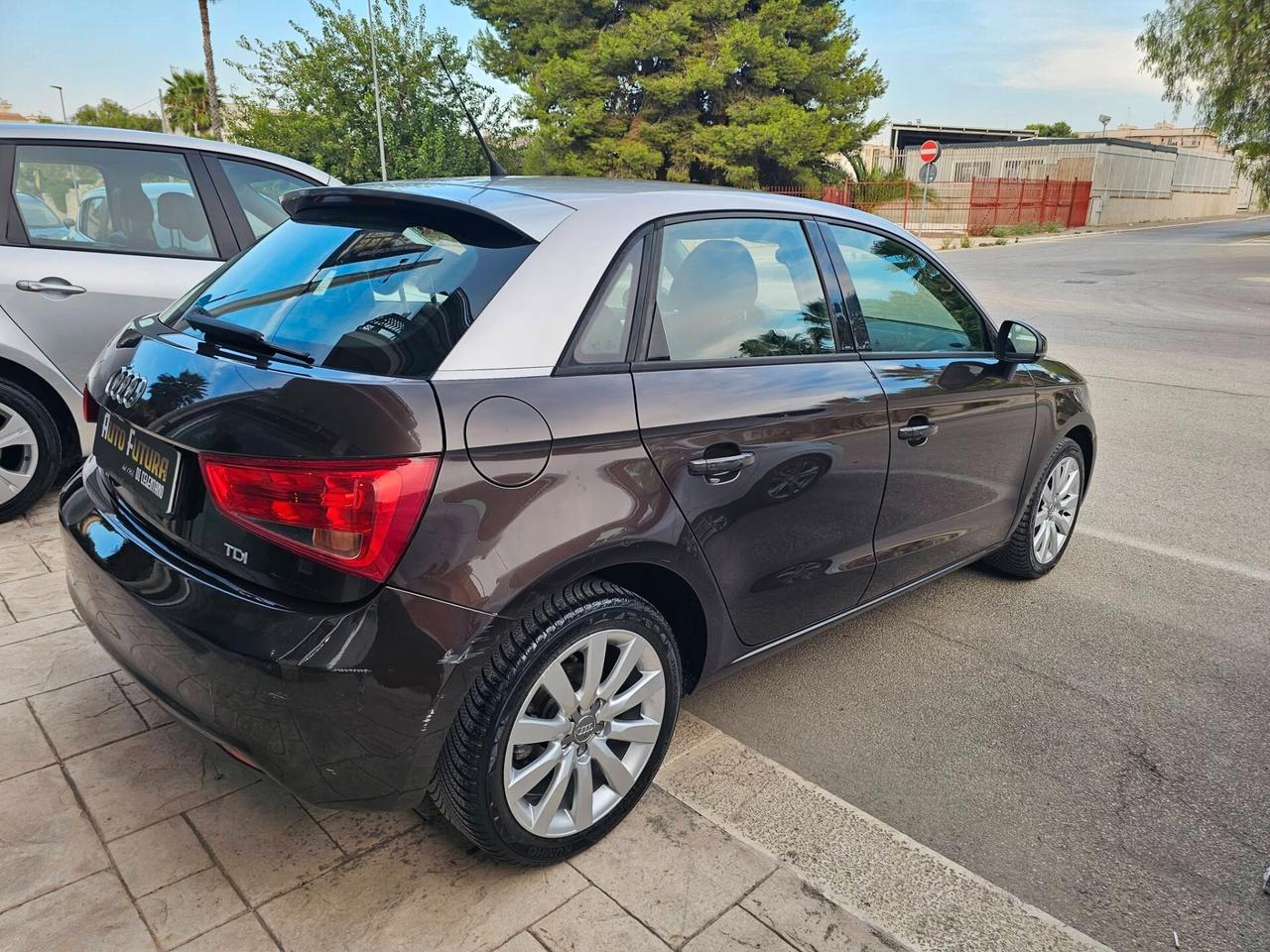 AUDI A1 SPB 1.6 TDI 90CV AMBITION BICOLOR