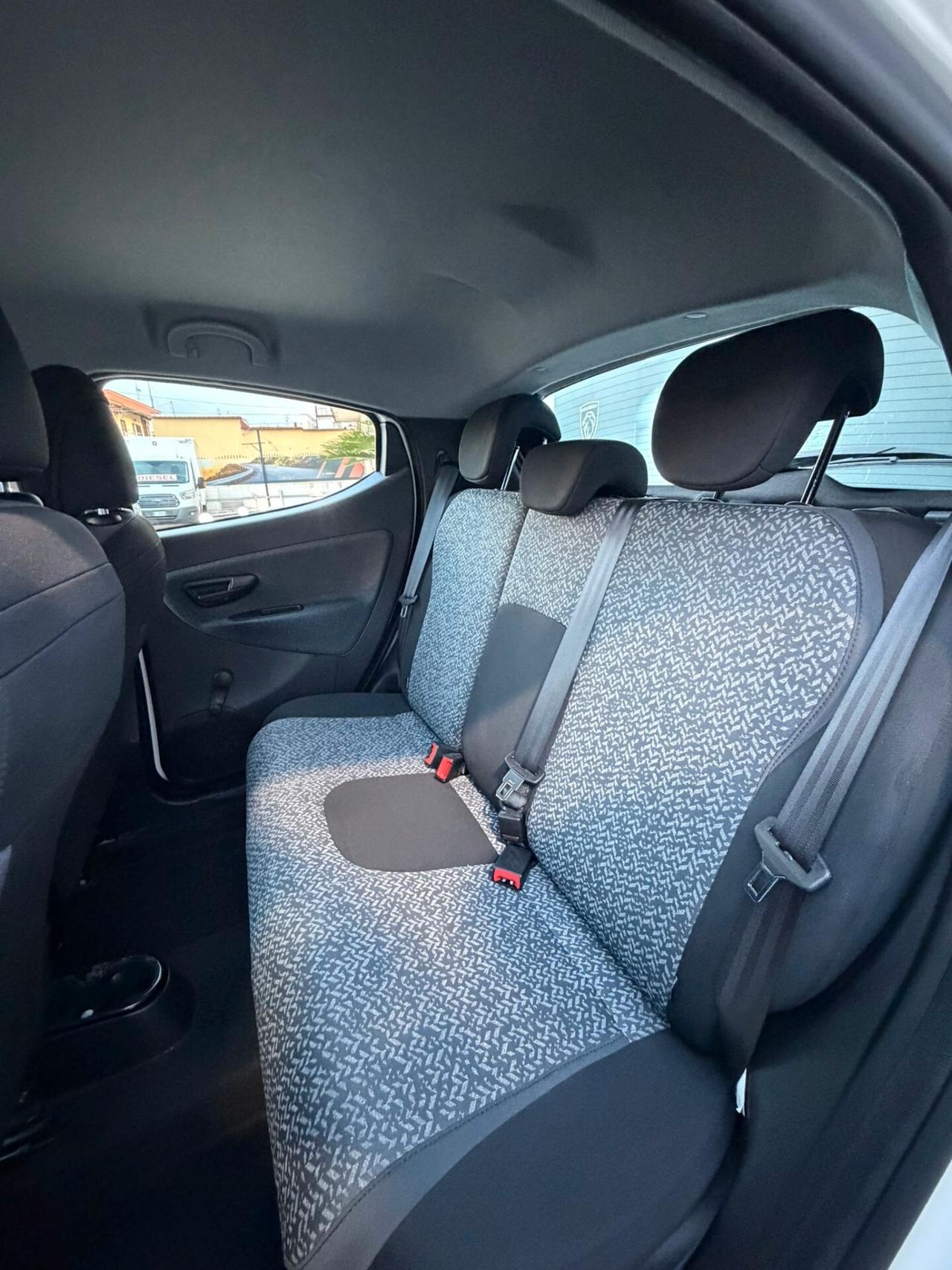 Lancia Ypsilon 1.2 69 CV 5 porte S&S Platinum