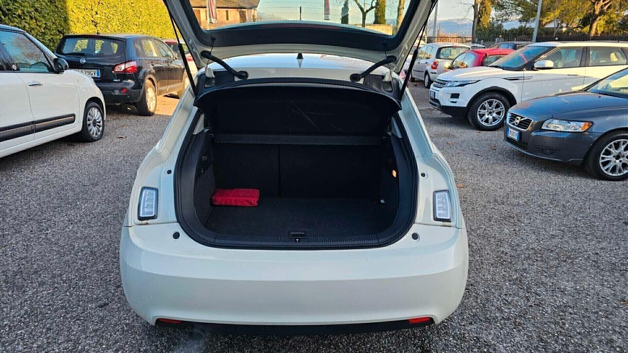 Audi A1 1.6 TDI S line edition NEOPATENTATI
