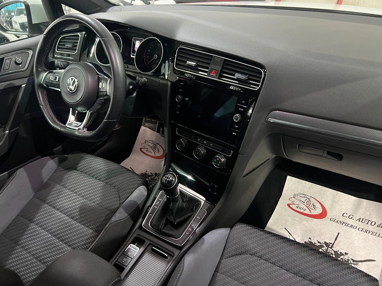 Volkswagen Golf 1.6 116 CV - R-LINE - 2017