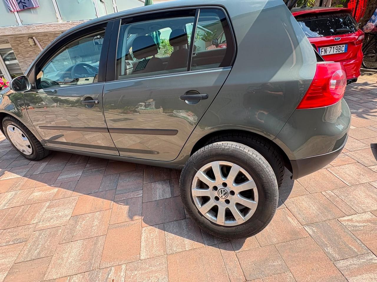 Volkswagen Golf 1.6 16V FSI