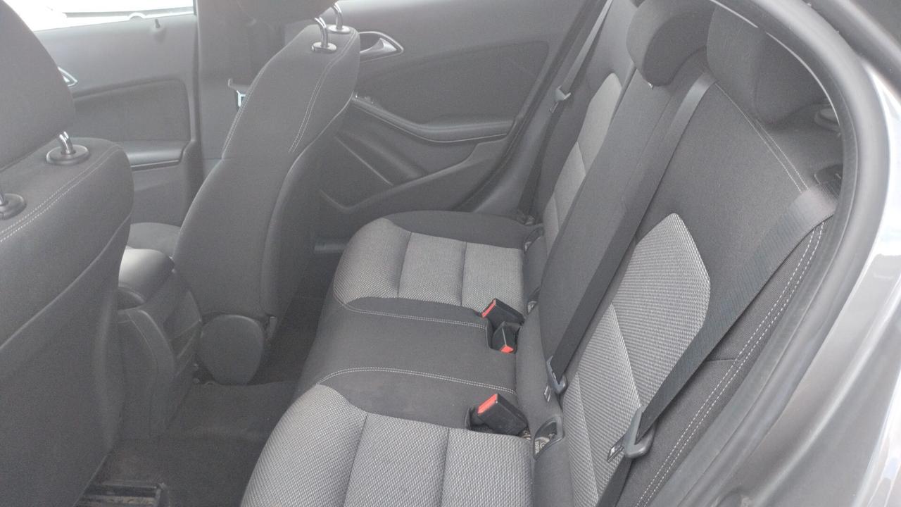 Mercedes-benz GLA 180 GLA 180 CDI Automatic Premium