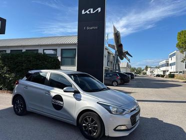 HYUNDAI i20 1.2 84 CV 5 porte Blackline