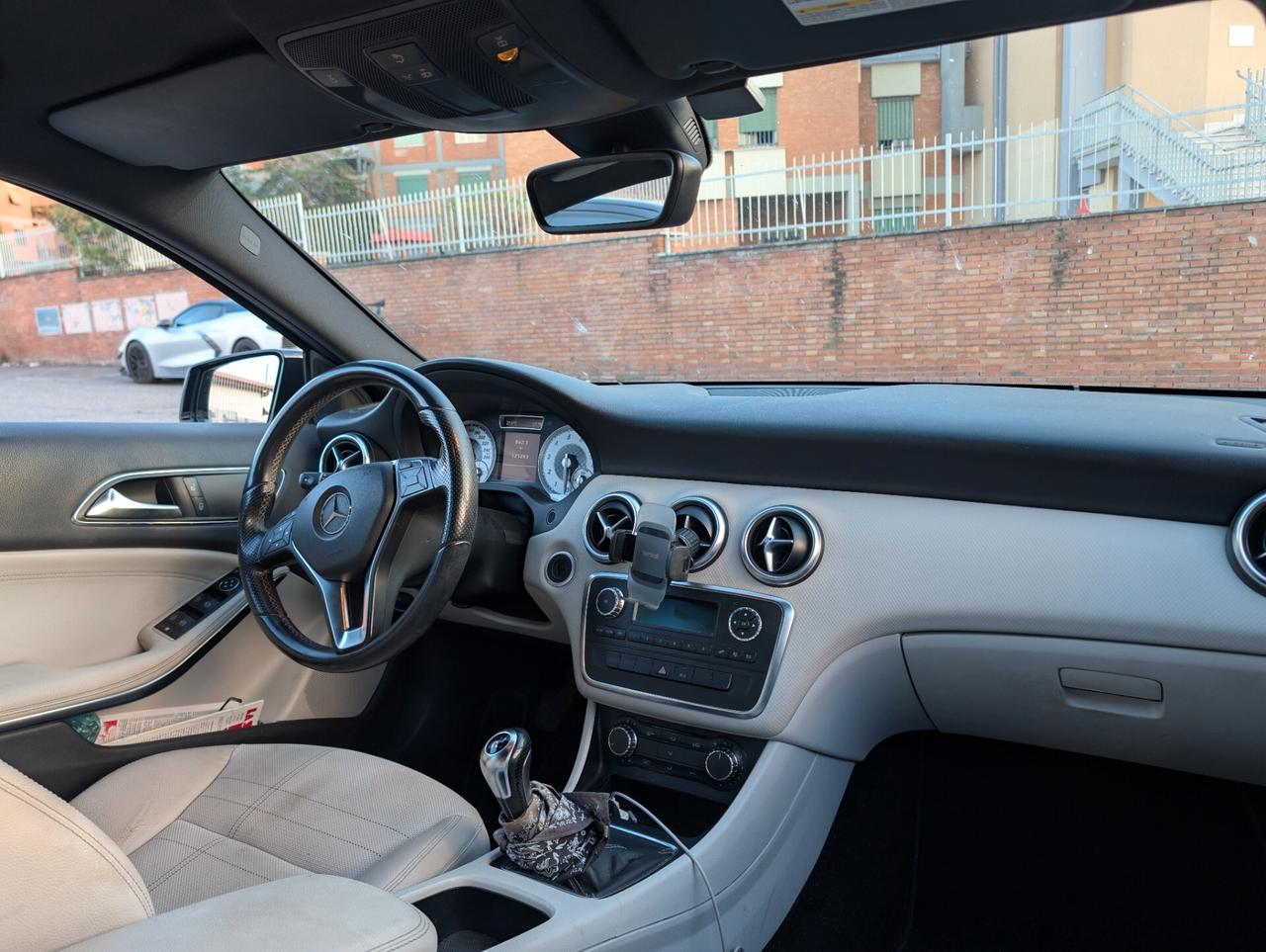 Mercedes-benz A 180 BlueEFFICIENCY Premium