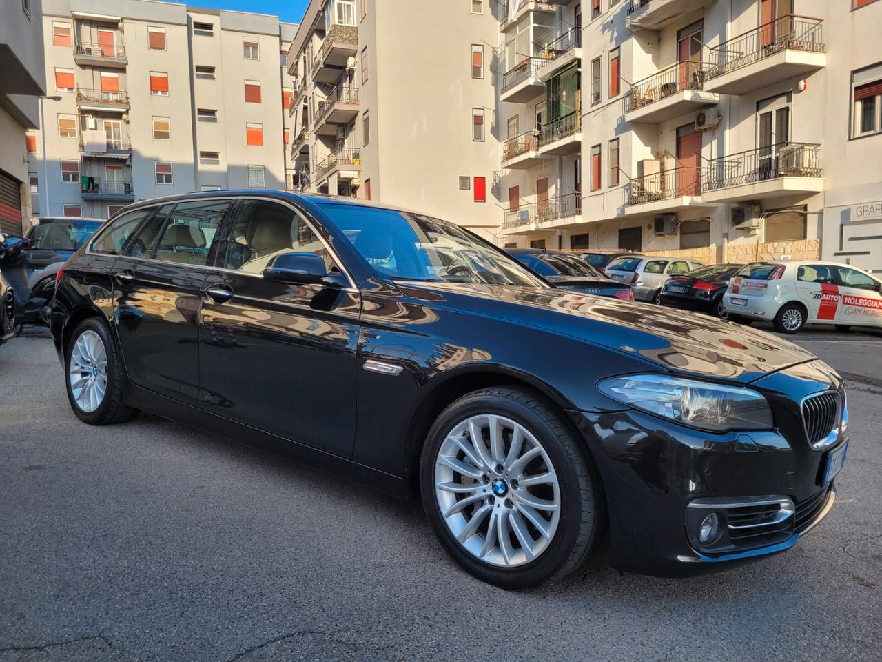 Bmw 525d xDrive Touring Luxury * Navi * Pelle * Garantita 12 Mesi