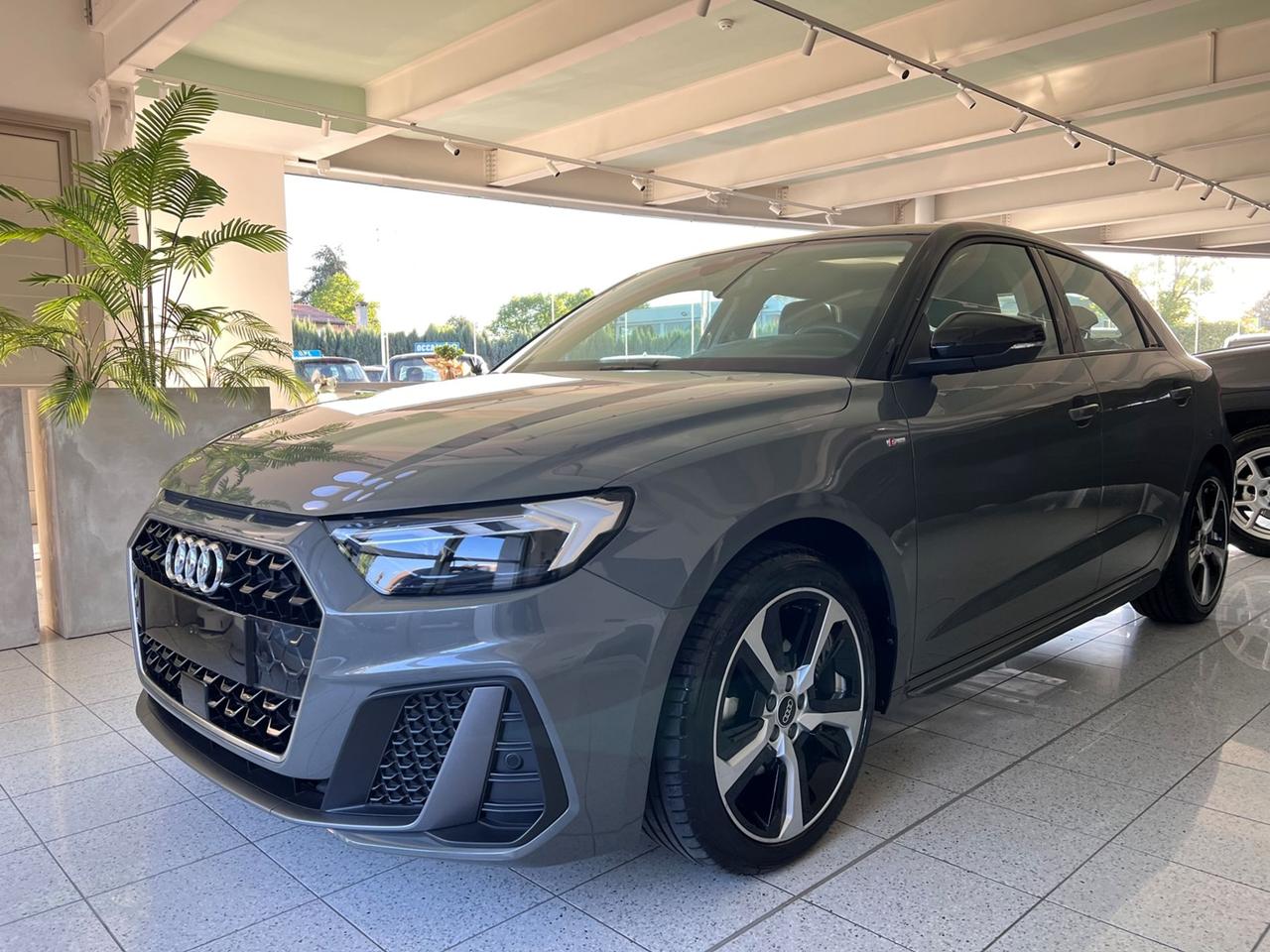 AUDI A1 II 2019 Sportback Sportback 30 1.0 tfsi S Line Edition 116cv s-tronic - VARI COLORI!
