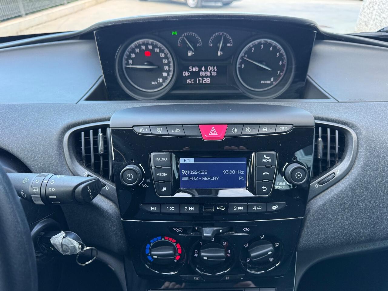 Ypsilon 1.0 FireFly 5 porte S&S Hybrid Silver