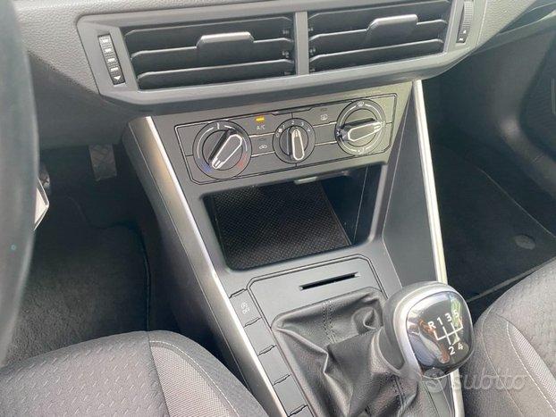 VOLKSWAGEN Taigo 1.0 TSI 95 CV Life x commercia