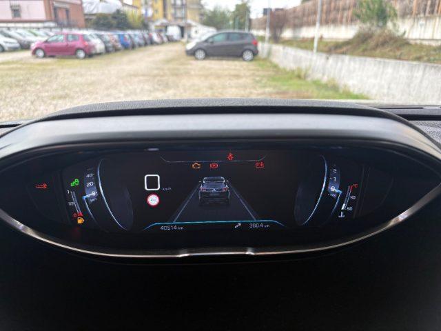PEUGEOT 3008 PureTech 130 Allure POCHI CHILOMETRI TENUTA BENE