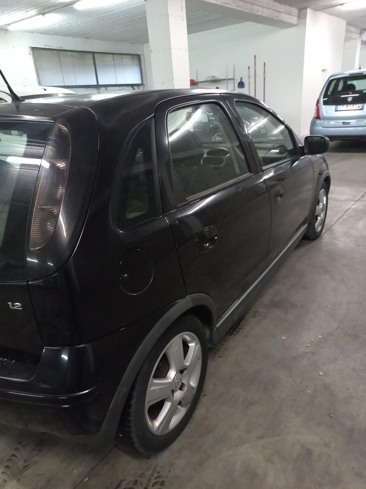 Opel Corsa 1.2i 16V cat 5 porte Club