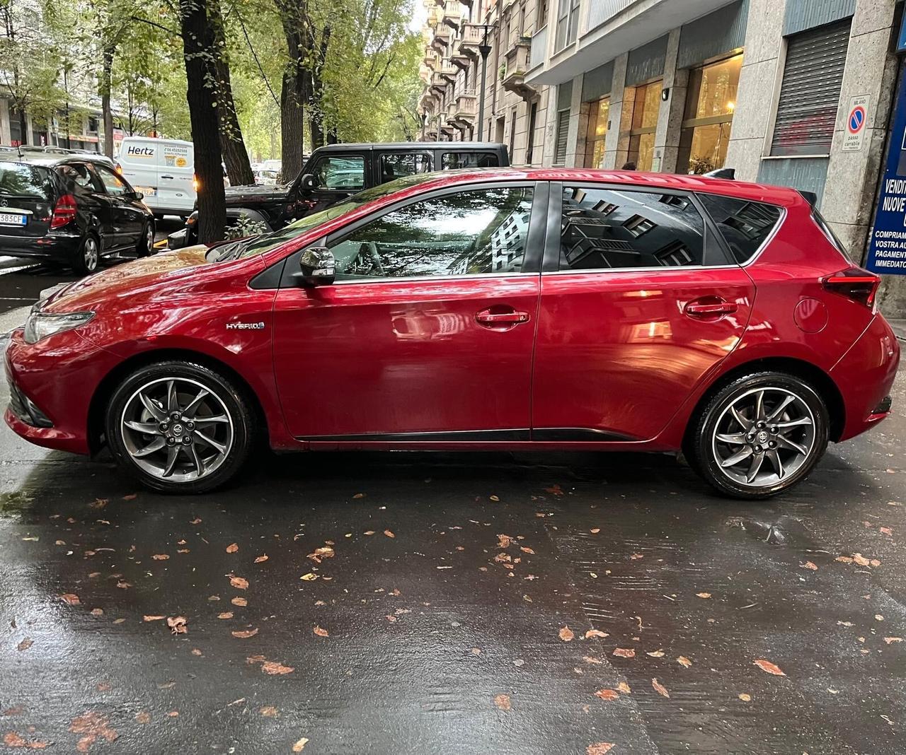 Toyota Auris 1.8 Hybrid Lounge
