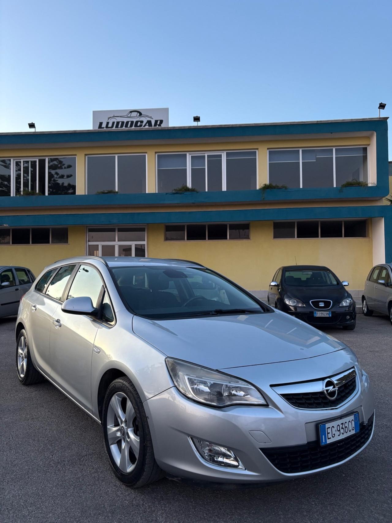 Opel Astra 1.7 CDTI 110CV Sports Tourer Cosmo