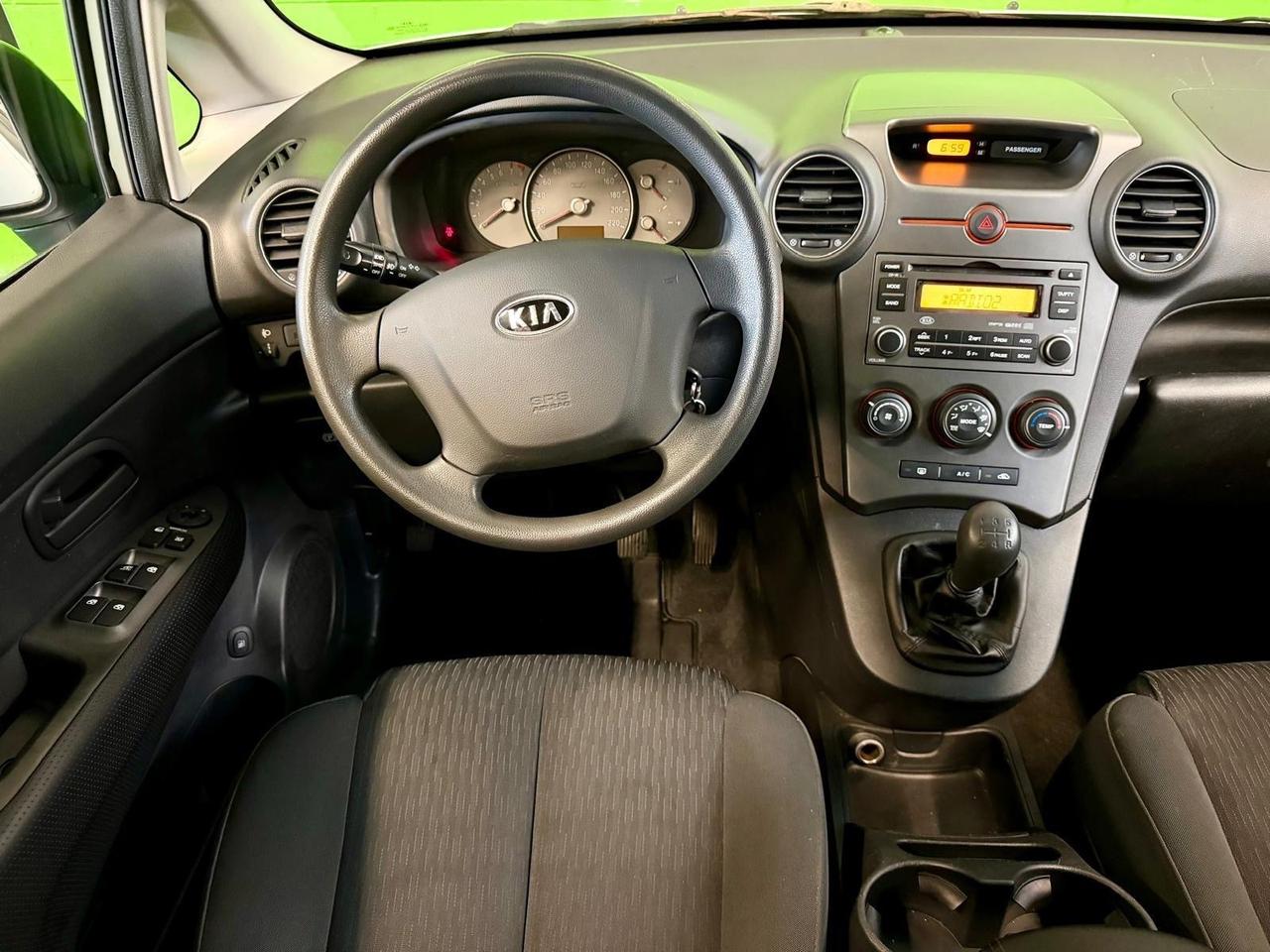 Kia Carens 2.0 CVVT EX Class