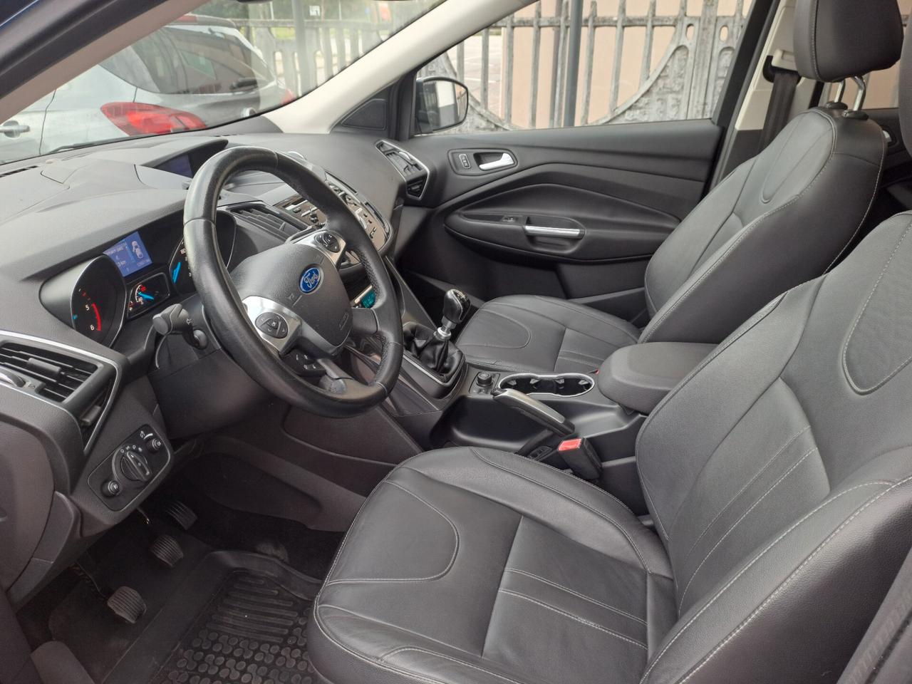 Ford Kuga 2.0 TDCI 140CV 4WD Titanium - PANORAMA