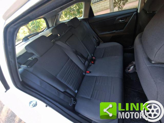 TOYOTA Auris 1.4 D-4D Active