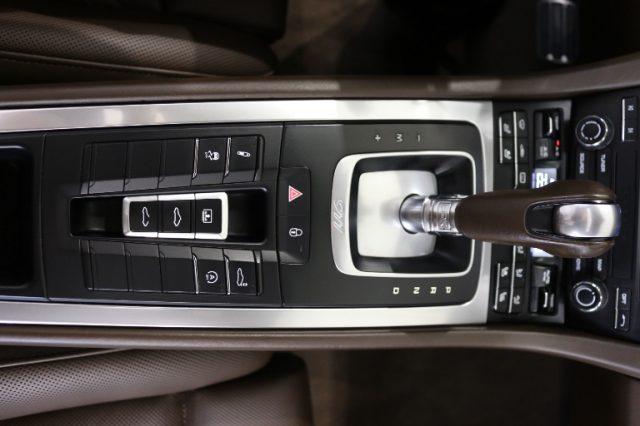 PORSCHE 911 3.0 Carrera 4 Coupé