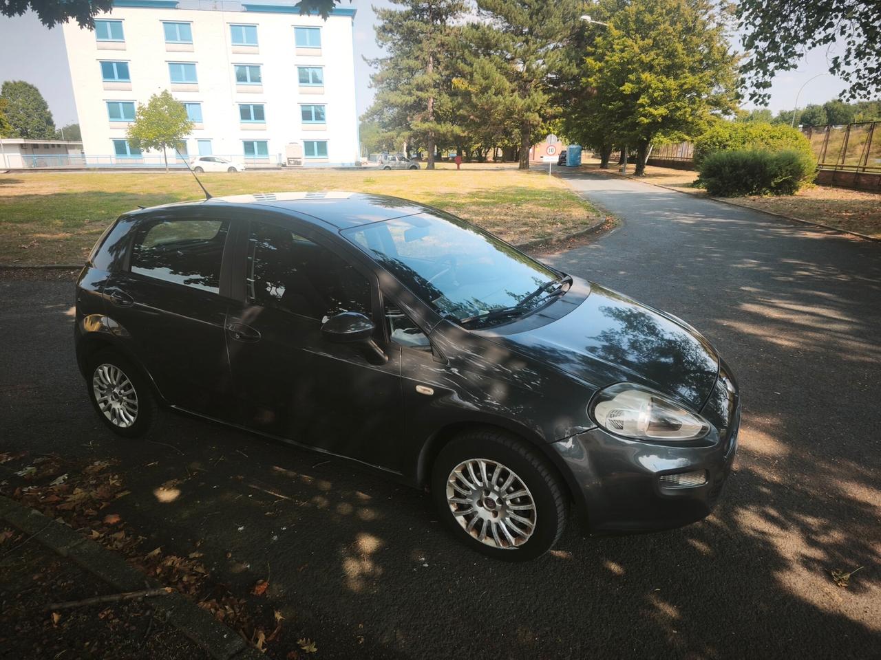 Fiat Punto 2014 1.4 GPL della casa