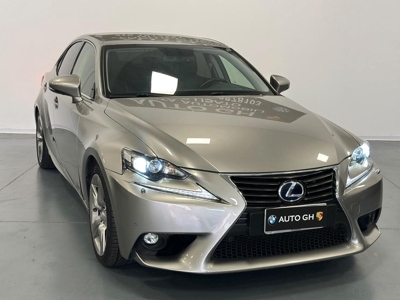 Lexus IS Hybrid FSport