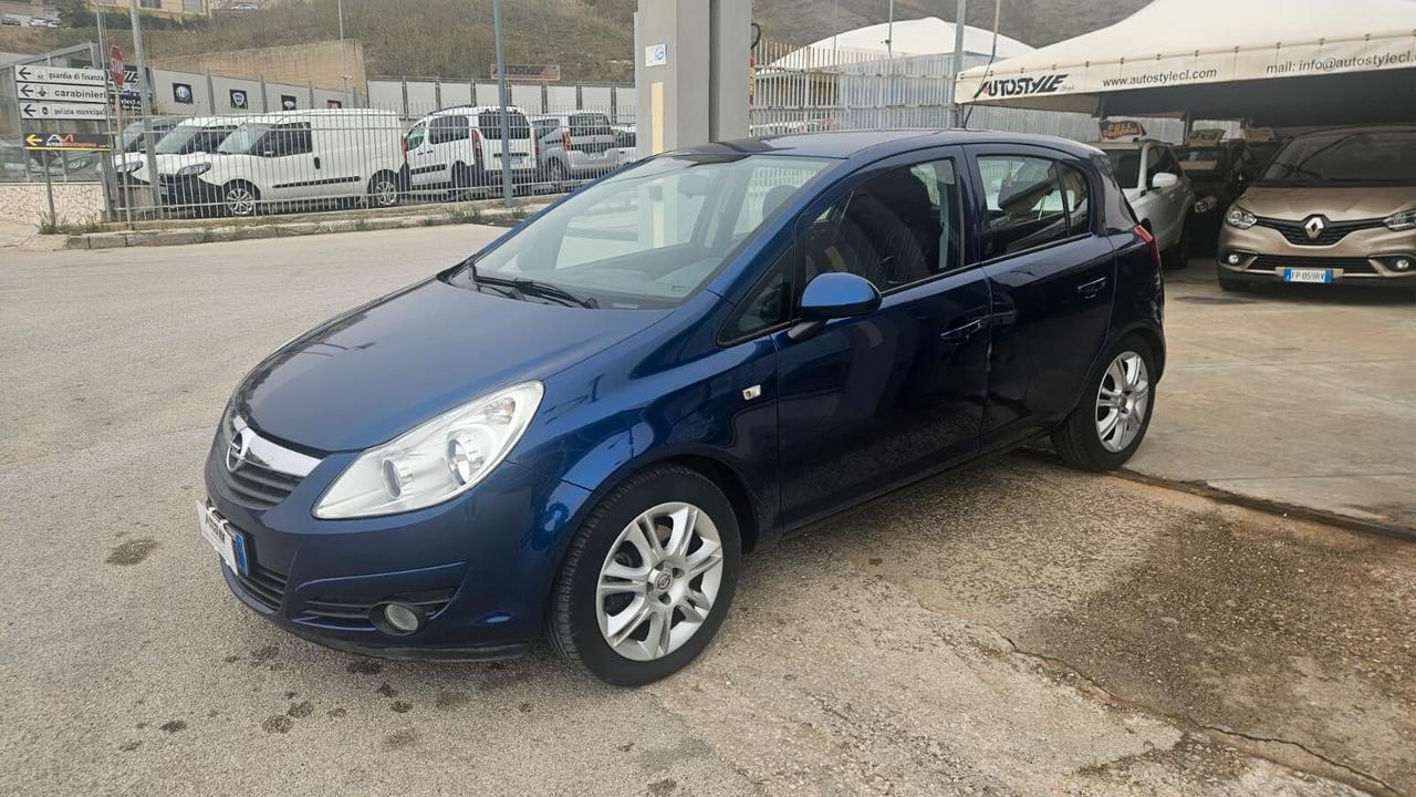 Opel Corsa 1.3 95CV 5 porte