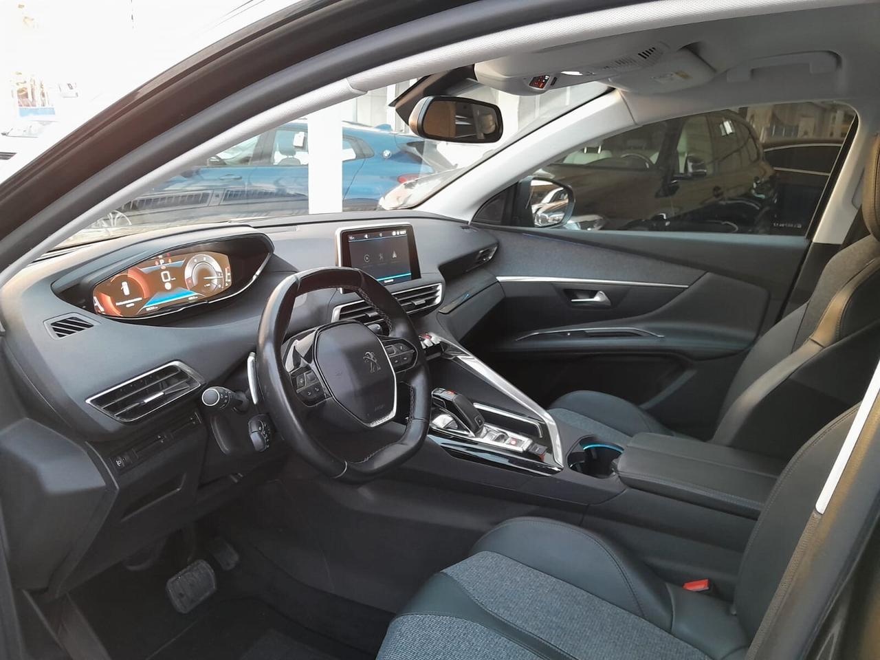 Peugeot 3008 BlueHDi 130 S&S EAT8 Allure