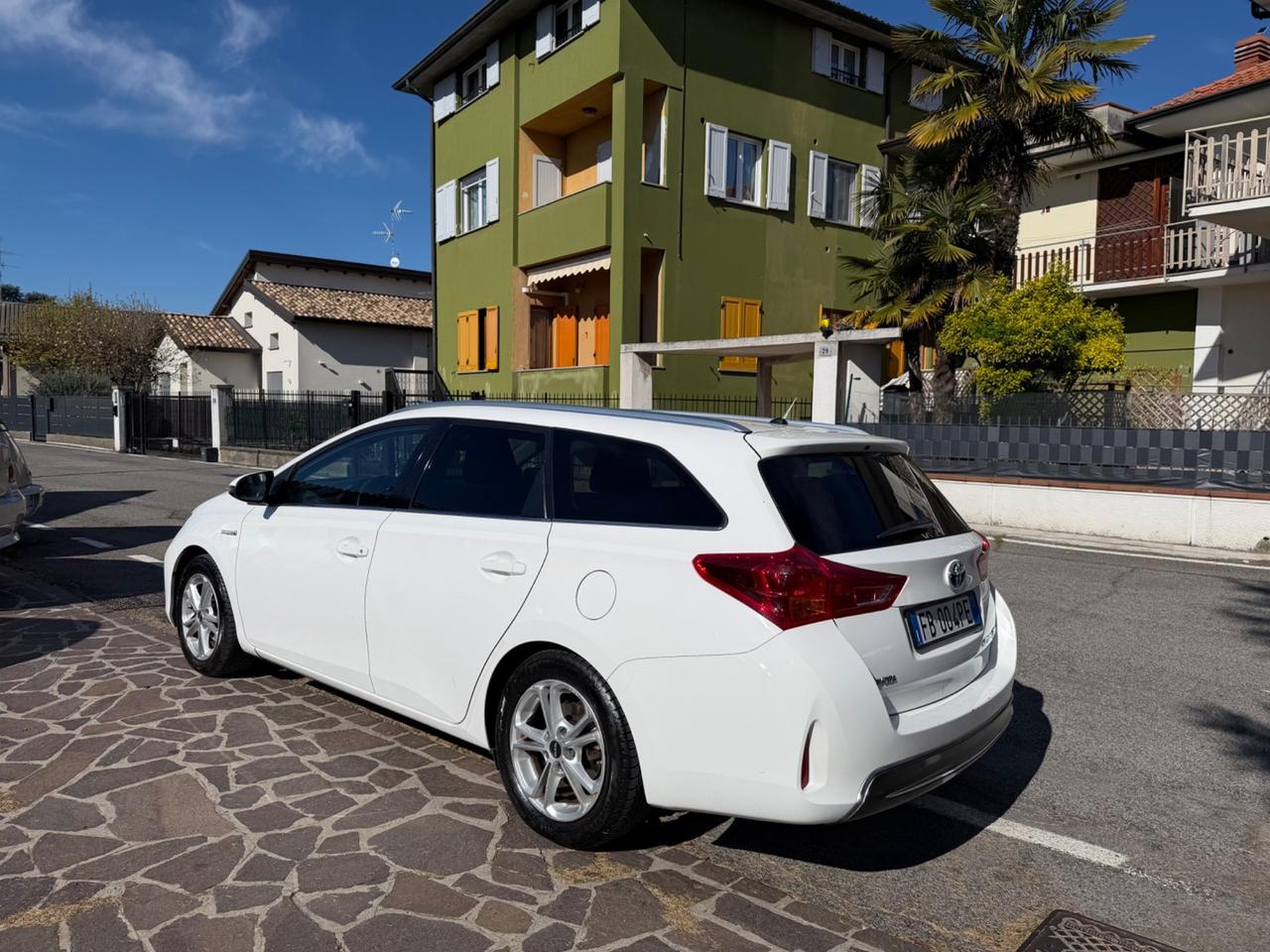 Toyota Auris Touring Sports 1.8 Hybrid Lounge