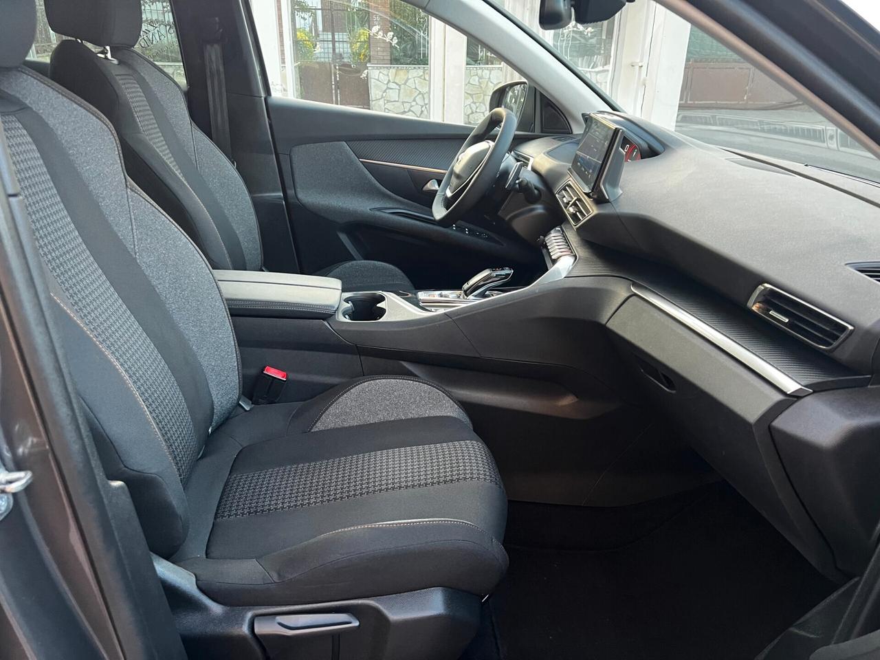 Peugeot 3008 BlueHDi 1.5 130 - AUTO-2021