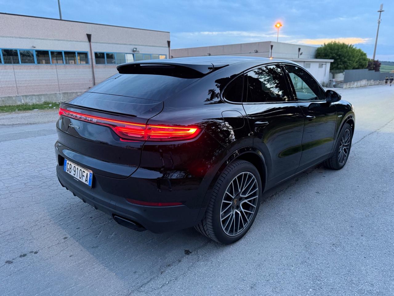 Porsche Cayenne Coupé 3.0 V6 E-Hybrid FULL OPTIONAL