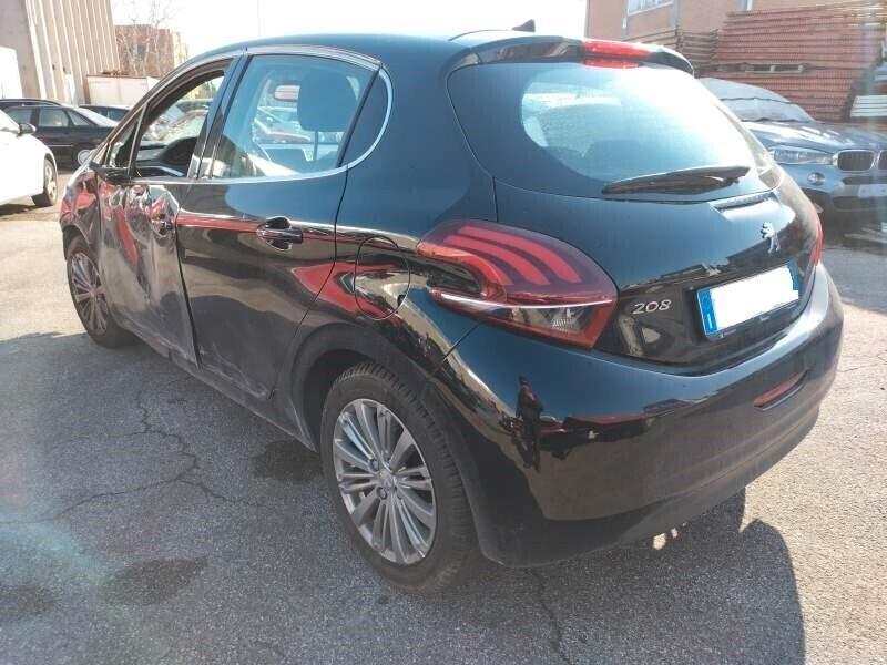 Peugeot 208 PureTech 82 5 porte Allure