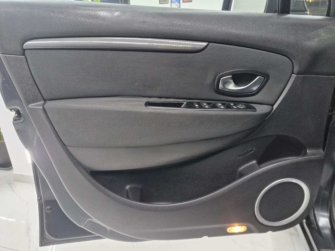 RENAULT SCENIC X-MOD 1.5 DCi LUXE 2010 130000KM