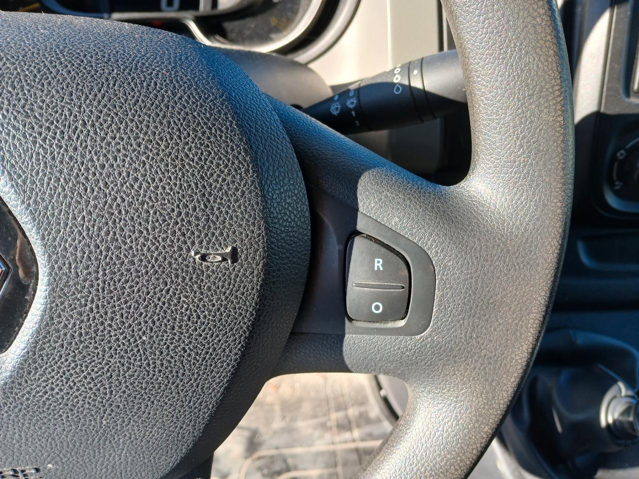 Renault TRAFIC 1.6 DCI 120 CV 2016 3 POSTI