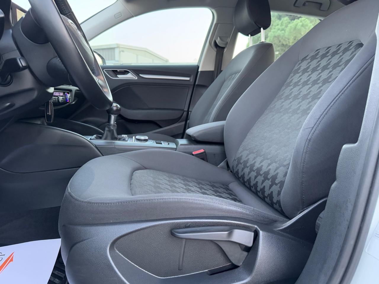 AUDI A3 Sportback 1.6 Tdi Admired S-LINE-Led Navi