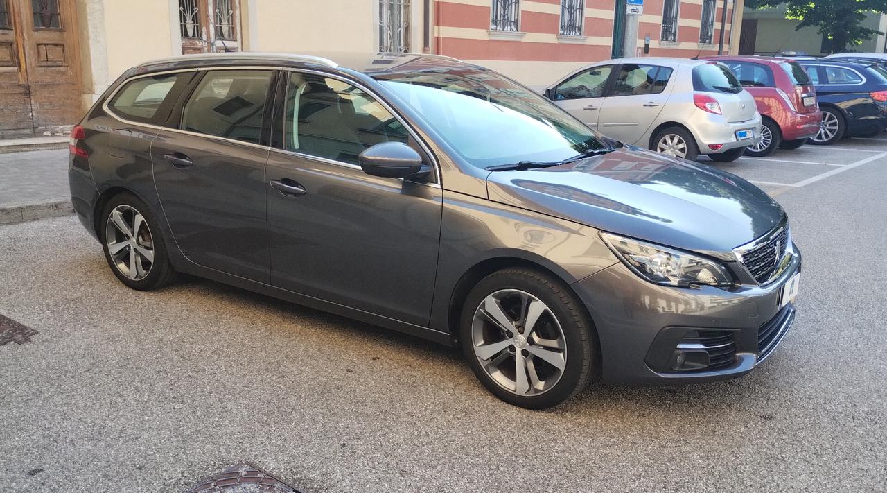 Peugeot 308 BlueHDi 130 S&S SW Allure