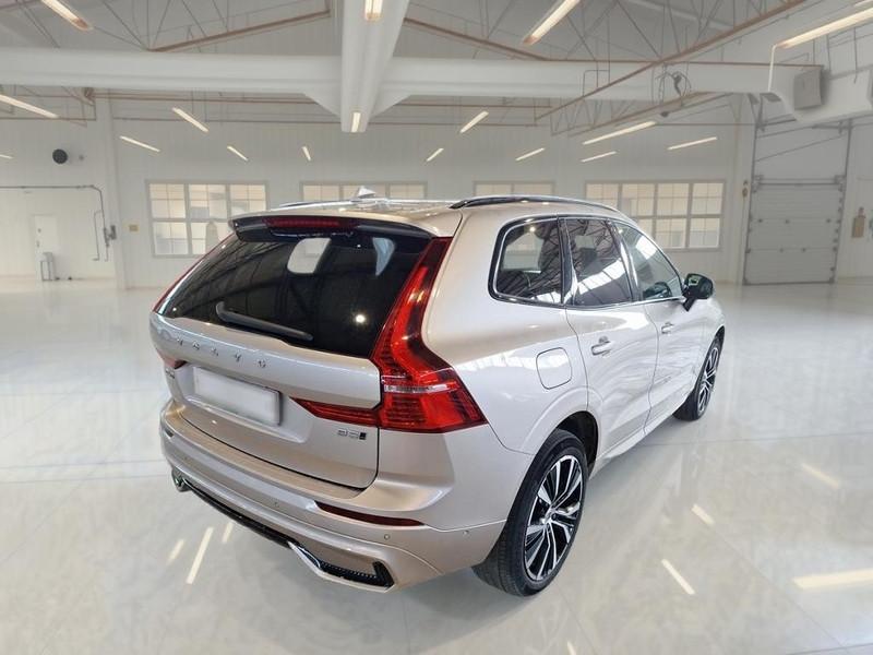VOLVO XC60 B5 D AWD automatico Plus Dark