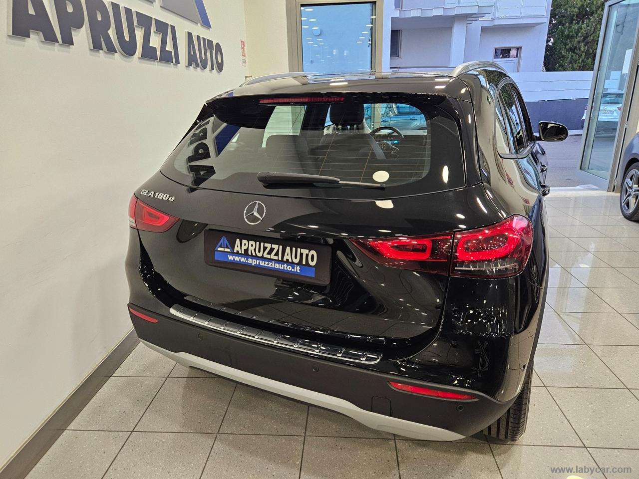 MERCEDES-BENZ GLA 180 d Automatic Business Extra